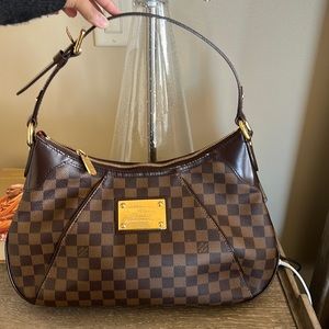 Louis Vuitton Thames Bag
